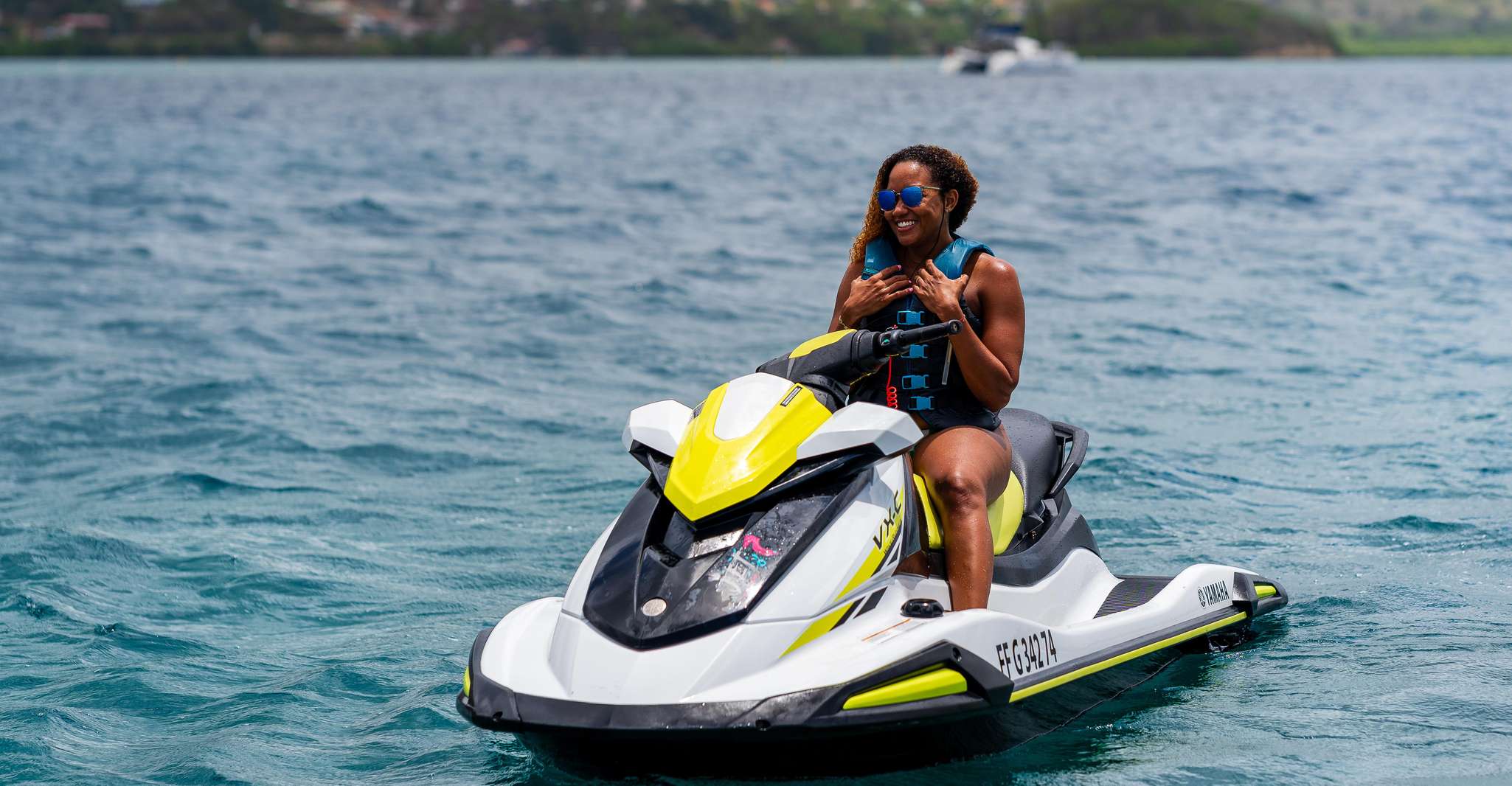 media-Martinique-1h-de-randonnee-jet-ski-dans-les-baies-du-Marin