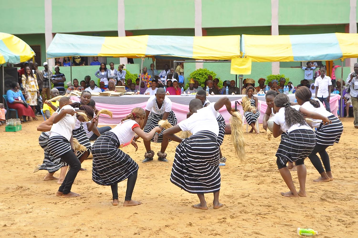 Danse africaine groupe traditionnel Sénégal