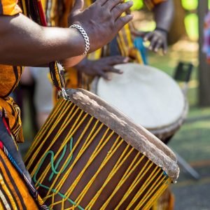 Joueur de djembe tam tam, Sénégal
