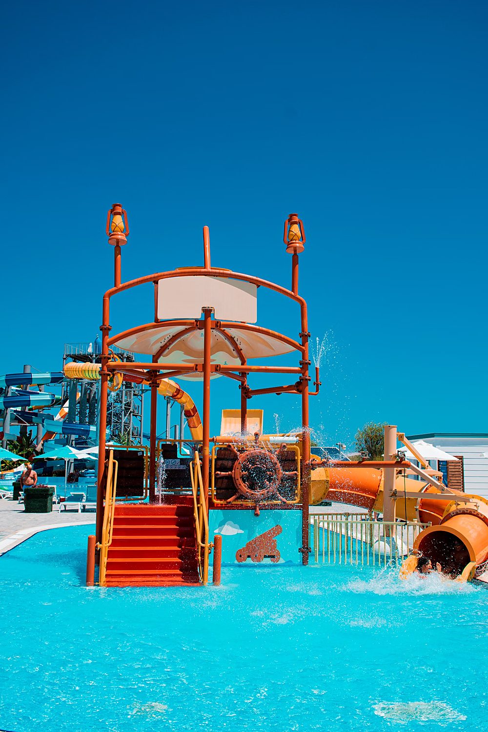 Parc aquatique — Ngaparou, Sénégal Parc aquatique — Ngaparou, Sénégal